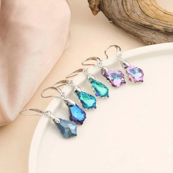 ♥️Final price drop♥️Set of 3 Elegant Multicolor Crystal Drop Earrings - Picture 2 of 3